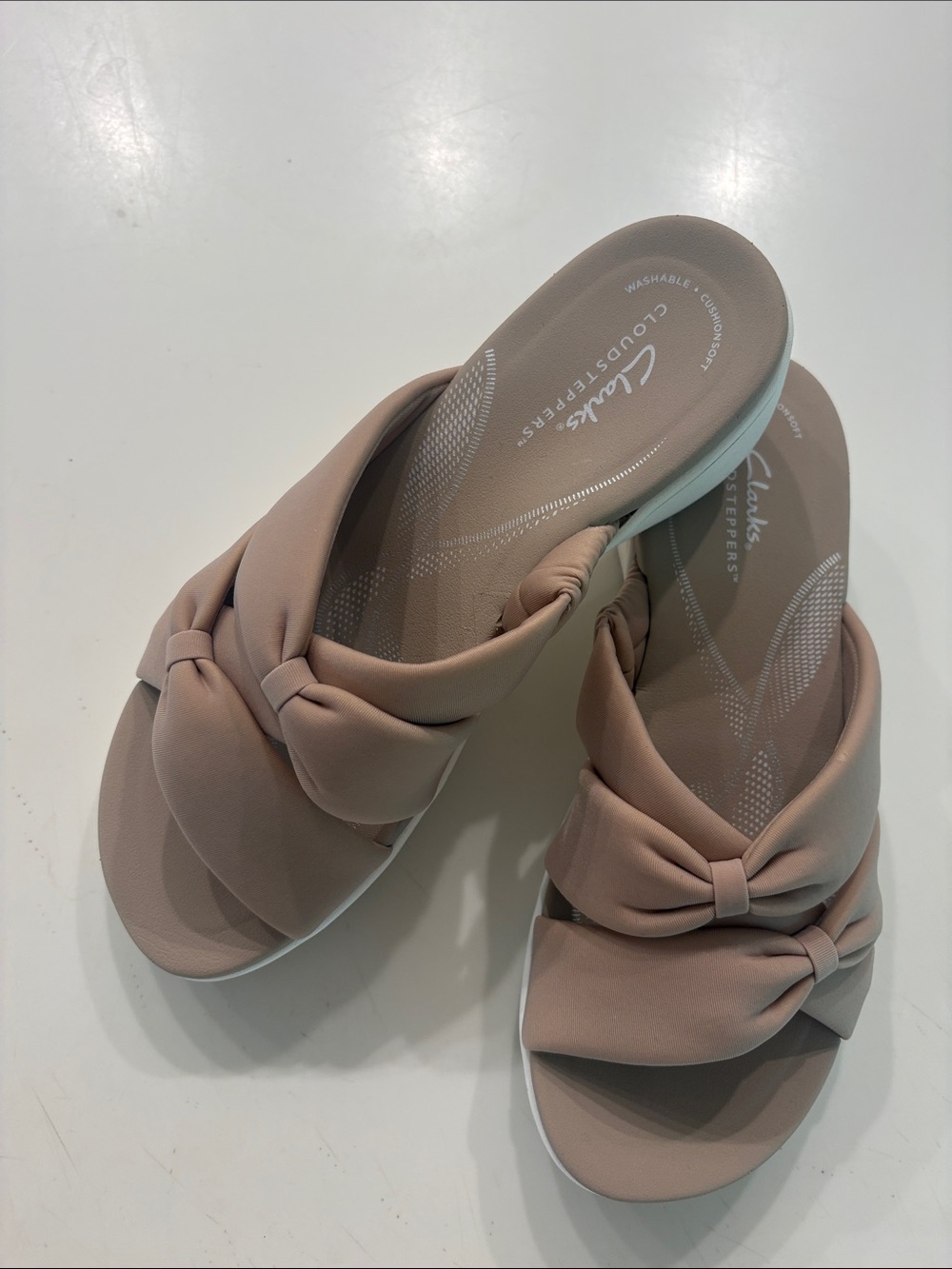 Clarks cloud steppers Women's Knot Slip-On Sandals in Blush Taupe